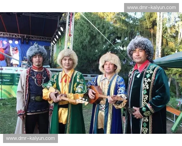 普鲁士骏马与顿巴斯矿工：欧战绿茵场的暴力美学与战术狂想